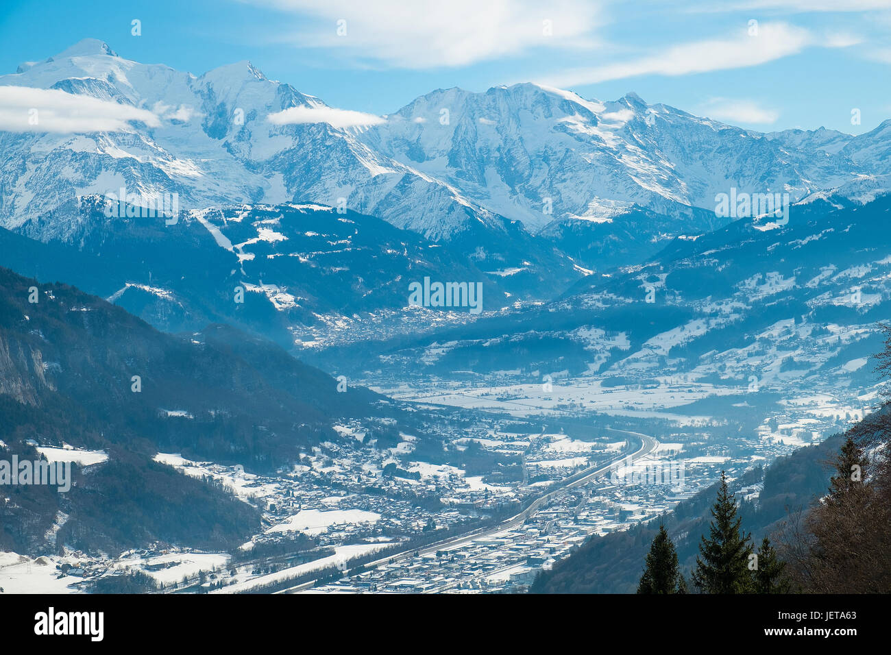 Blick auf Mont Blanc Tal mit Sallnches und Passy i Winter, Frankreich Stockfoto