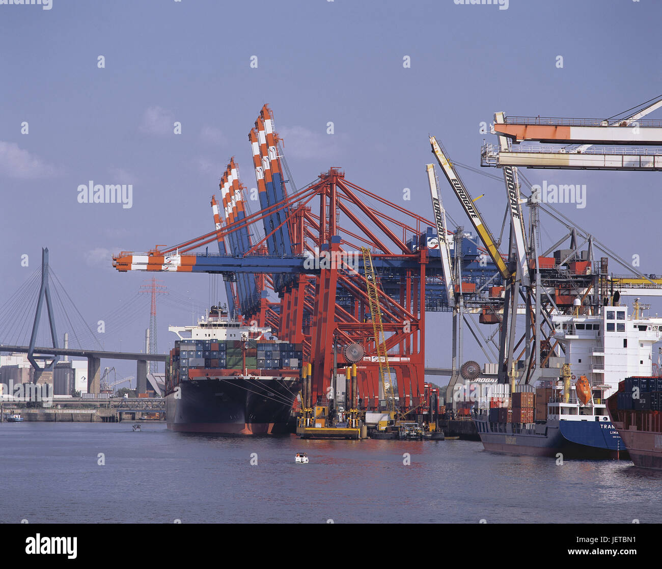 Deutschland, Hamburg, Container-Hafen, laden, Motoren, Stadt, Hafen, Schiffe, Frachter, Frachter, kostenlos, Export, Import, Schiff, Container, Navigation, Wirtschaft, Containerterminal, Eurogates, Verladebrücken, Stockfoto