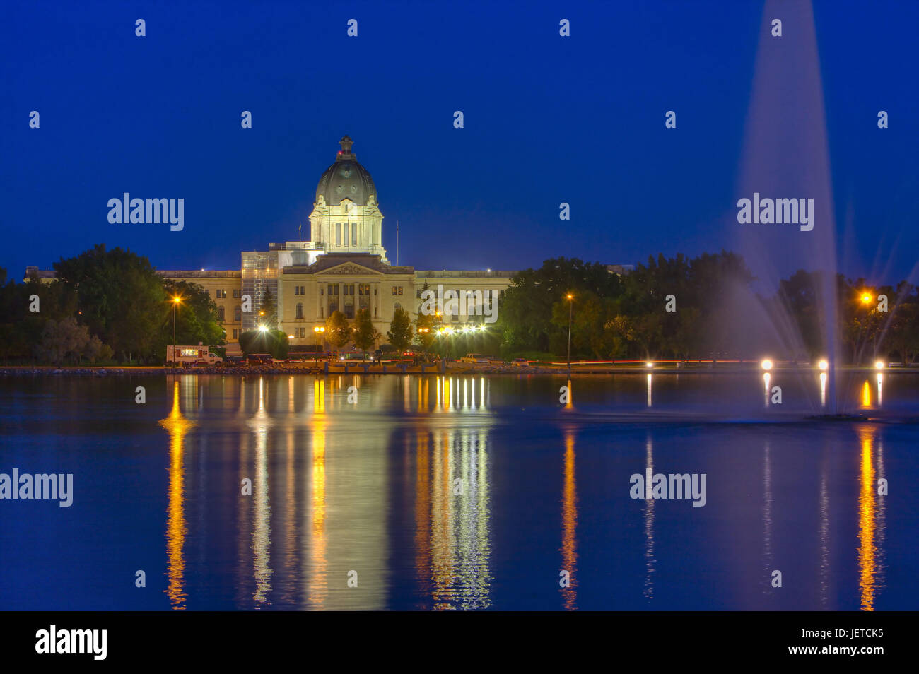 Kanada, Regina, Saskatchewan, Legislative Building, Beleuchtung, Brunnen, Abend, Stockfoto