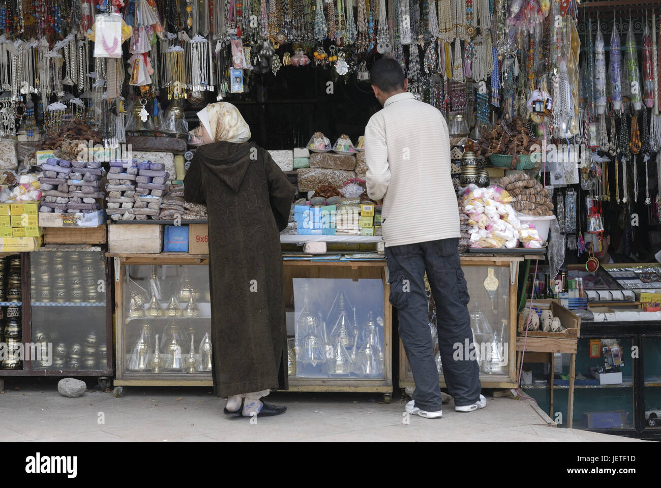 Verkaufsstand, religiöse Speicher, Moulay Idris, Marokko, Afrika, Stockfoto