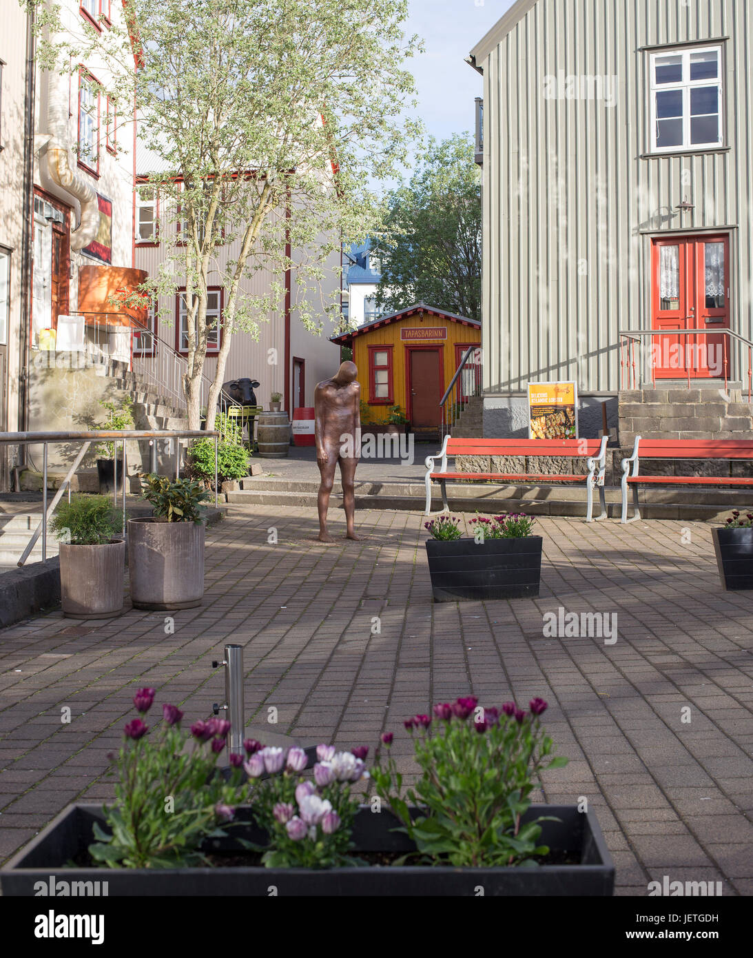 Eine Skulptur 'Horfur" (auf Deutsch: "Prospect, Outlook') von Bildhauer Steinunn Thorarinsdottir in der Innenstadt. Stockfoto