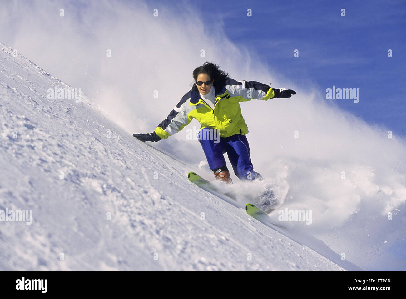 Skifahrer in Aktion, Skifahrerin in Schenna Stockfoto