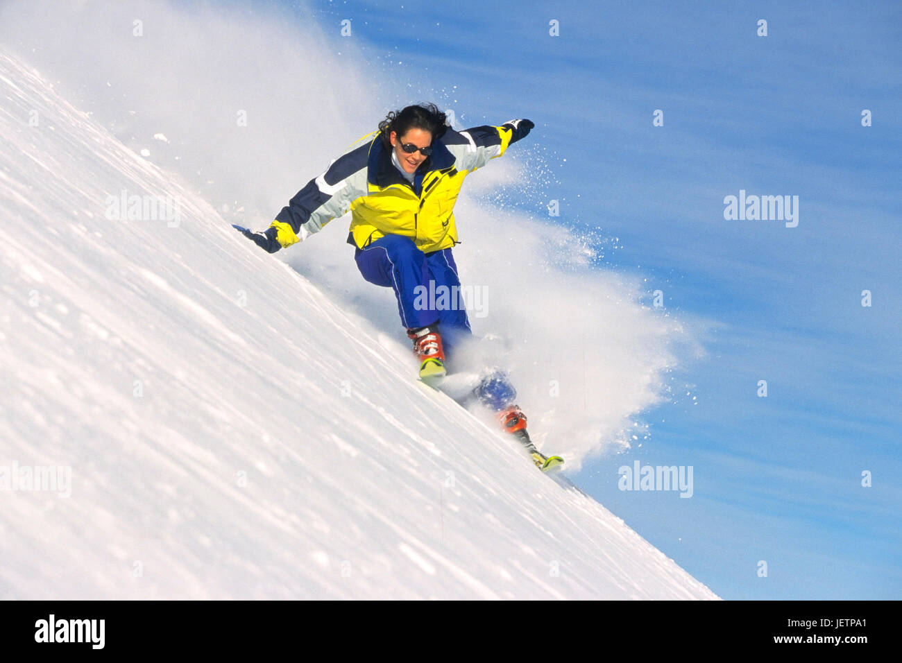 Skifahrer in Aktion, Skifahrerin in Schenna Stockfoto