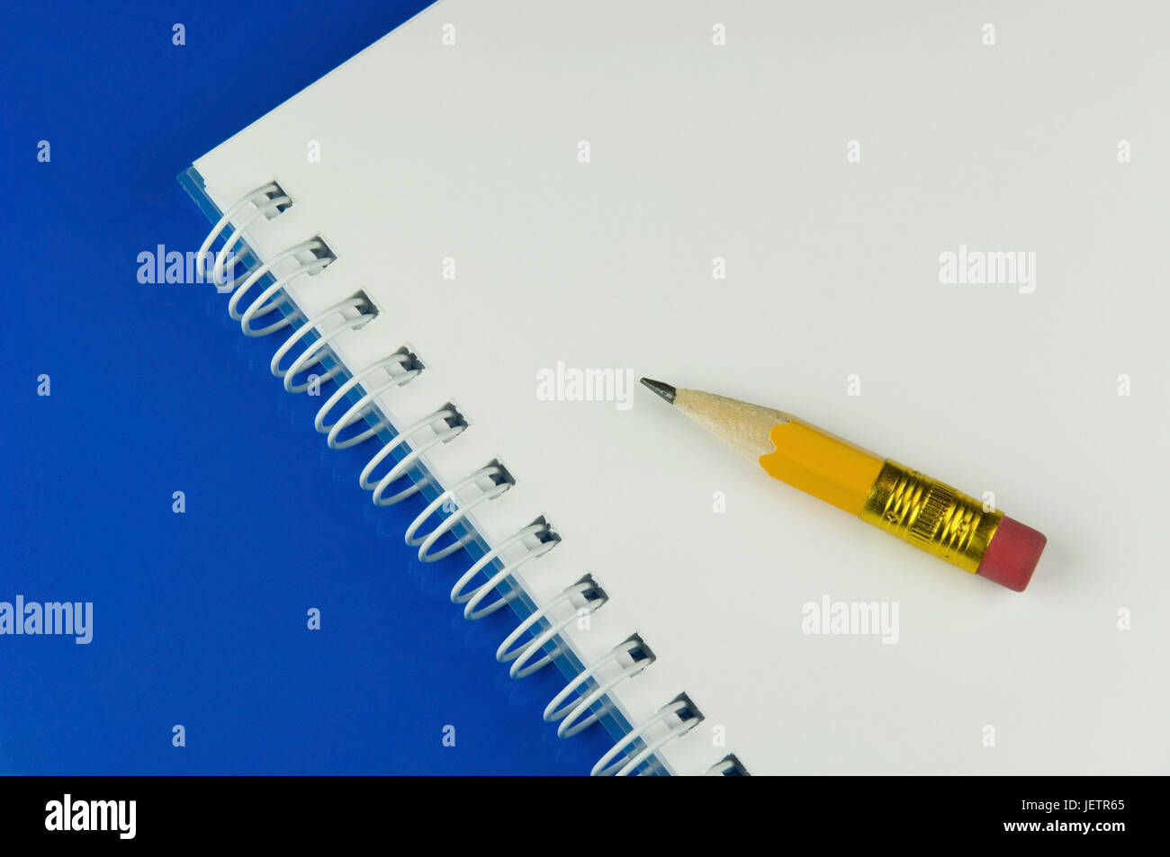 Kurzer Stift mit Notizblock, Kurzer Bleistift Mit Notizblock Stockfoto