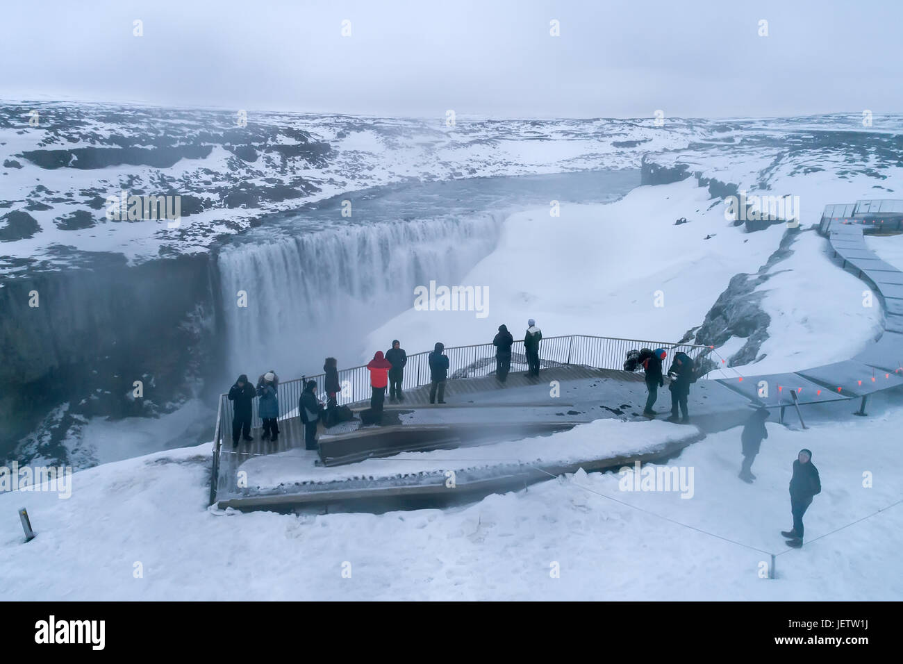 Vatnajökull, Island - 28. März 2017: Aerial Flug mit Drohne über den berühmten Dettifoss ist ein Wasserfall im Vatnajökull-Nationalpark im Nordosten Eis Stockfoto