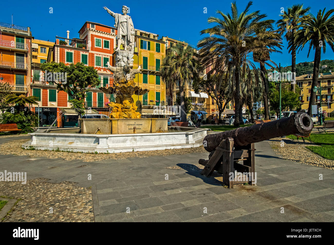 Santa Margherita Ligure in Italien Ligurien Meer Cristoforo Colombo Denkmal und Kanone Stockfoto