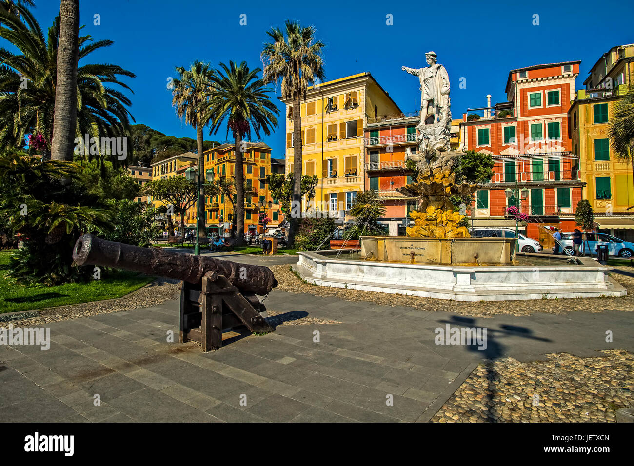 Santa Margherita Ligure in Italien Ligurien Meer Cristoforo Colombo Denkmal und Kanone Stockfoto