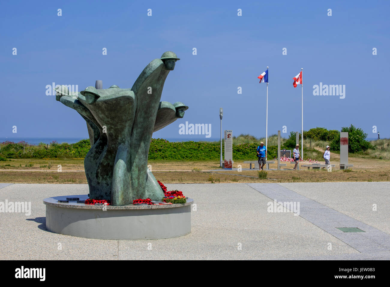 Skulptur, Erinnerung und Erneuerung am Juno Beach Centre, zweiten Weltkrieg Museum in Courseulles-Sur-Mer, Calvados, Normandie, Frankreich Stockfoto