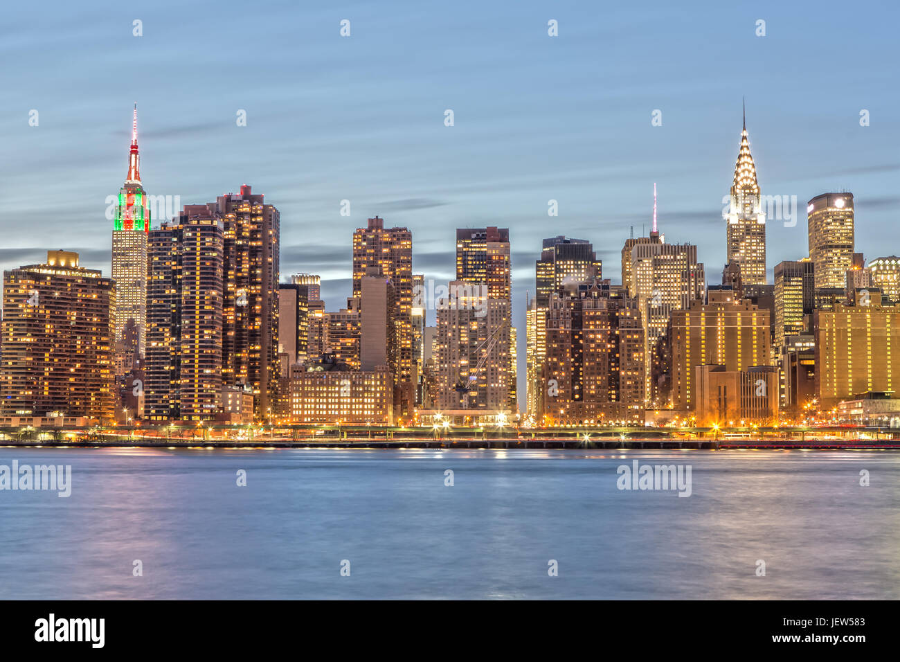 New York Skyline von Gantry Plaza Stockfoto