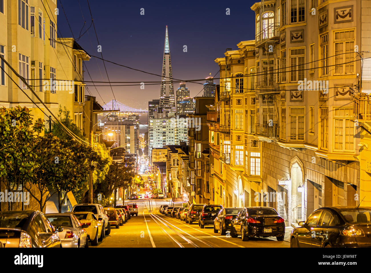 Transamerica Pyramid in San Francisco bei Nacht Stockfoto