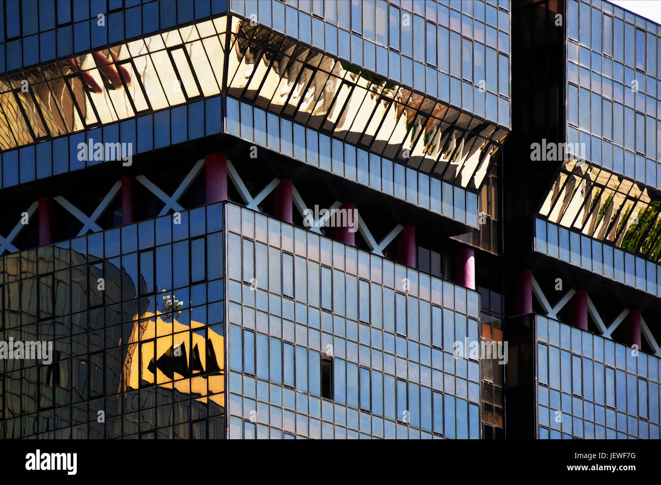 Amoreiras, eines der kommerziellen Viertel mit Bürogebäude von Lissabon, Portugal Stockfoto