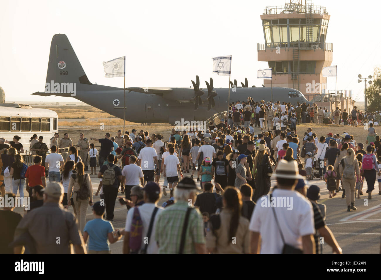 Hatzerim luftwaffenbasis -Fotos und -Bildmaterial in hoher Auflösung ...