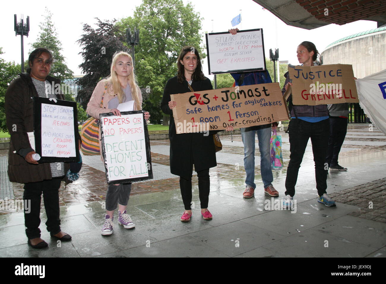 Newcastle, UK. 28. Juni 2017. Protest in Newcastle Upon Tyne, Stadthalle zu zwingen, Ihre Häuser Newcastle passen Sprinkler in ihre 38 Hochhäusern & machen sie sicher nach der Grenfell Turm Feuer Katastrophe, UK Kredit fire: David Whinham/Alamy Live News Stockfoto