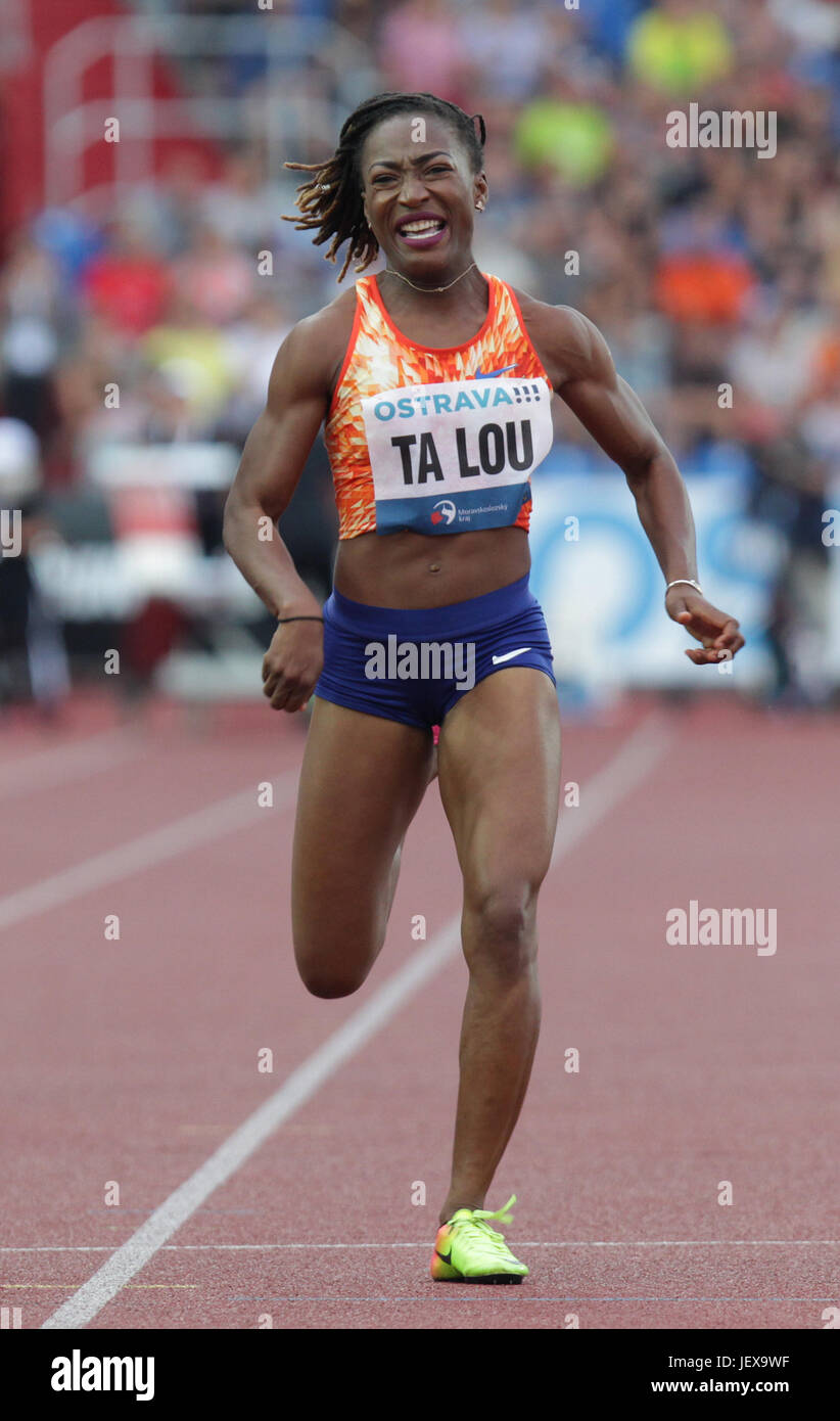 Ivorischen Athlet Marie-Josee Ta Lou konkurriert in der Frauen-200-Meter-Lauf bei der Golden Spike Ostrava sportliche treffen in Ostrava, Tschechische Republik, am 28. Juni 2017. (CTK Foto/Petr Sznapka) Stockfoto