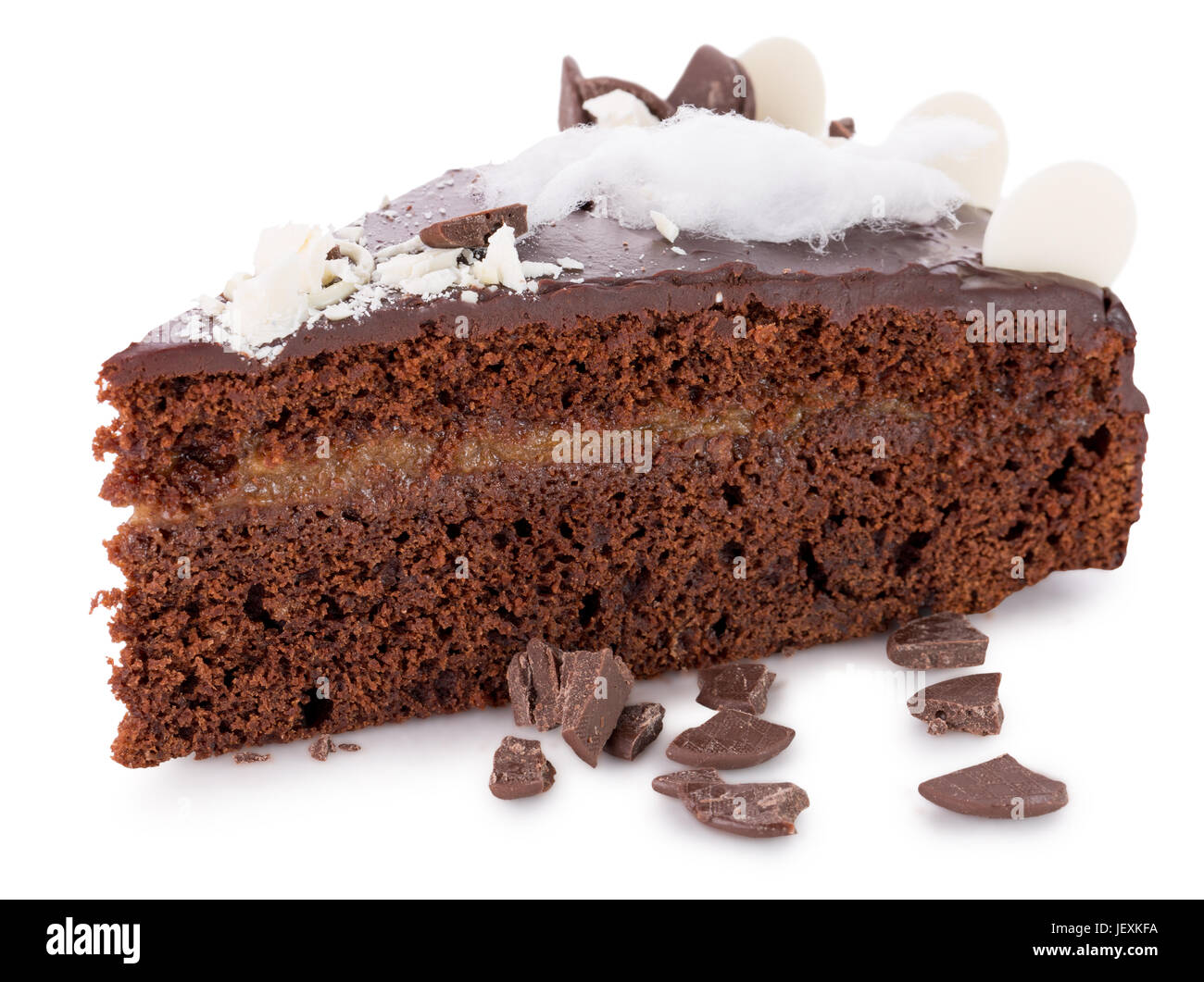 Stück Schokoladenkuchen isoliert auf einem weißen Hintergrund. Stockfoto