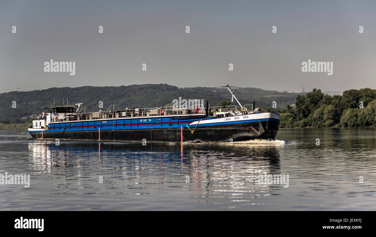 Donau, Serbien - LINDA im inland Tanker Kreuzfahrt auf dem Wasserweg Stockfoto