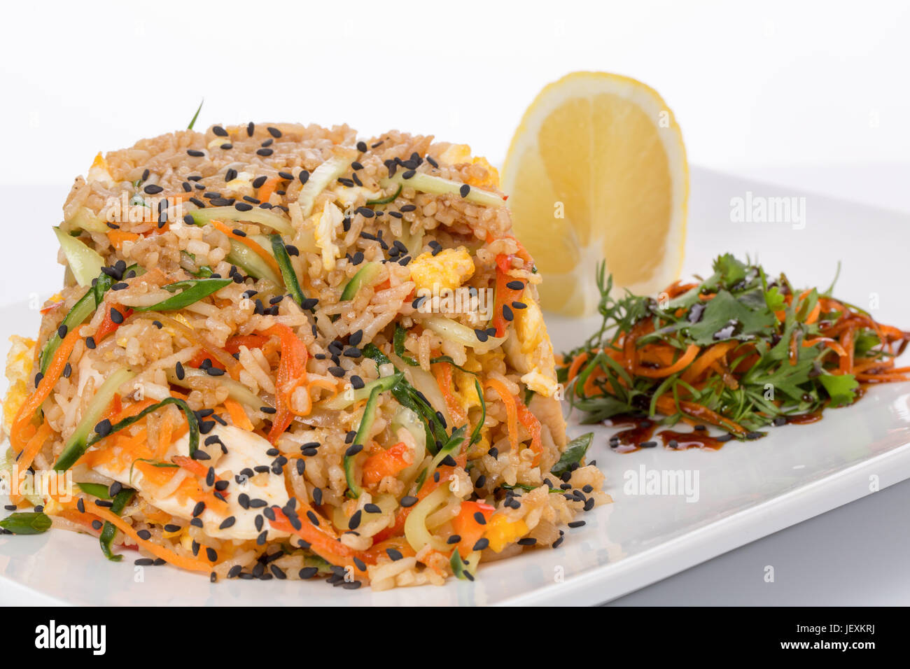 Reis mit Gewürzen und Gemüse. Stockfoto