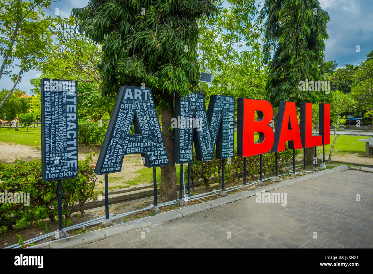 BALI, Indonesien - 8. März 2017: Informative Worte in Denpasar, Bali, Indonesien, Indonesien. Stockfoto