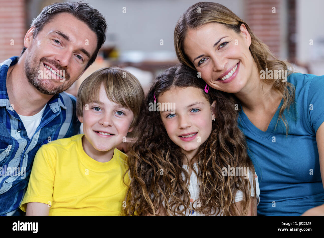 Porträt der glücklichen Familie lächelnd Stockfoto