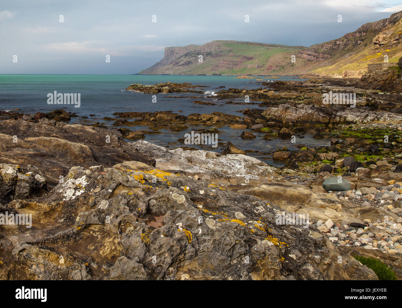 Irlands Nordküste in der Nähe von Ballycastle, County Antrim Stockfoto
