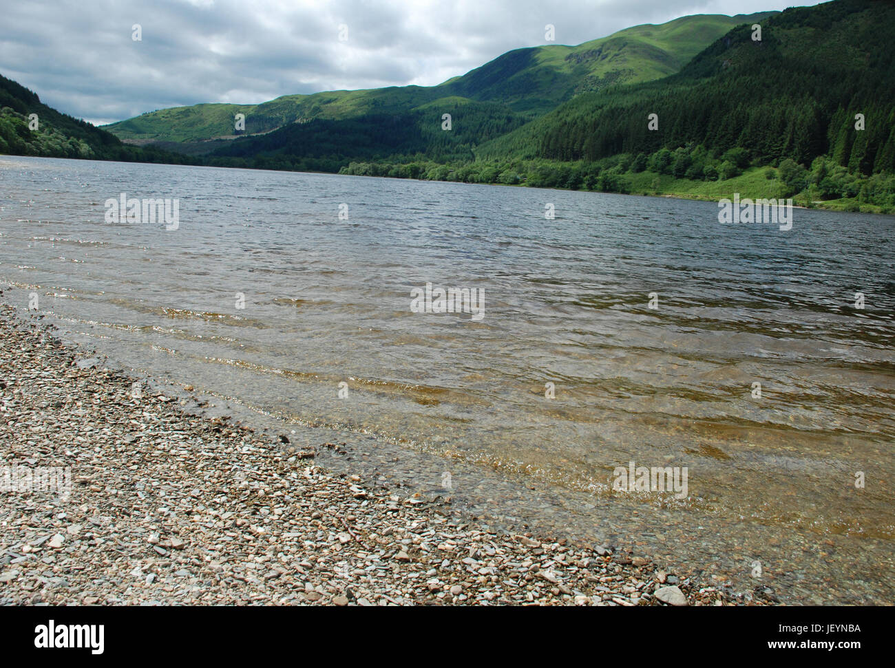 Schottland-Blick auf Loch Lubnaig die Trossachs Schottisches Hochland Vereinigtes Königreich. Aufgenommen Juni 2017 Stockfoto