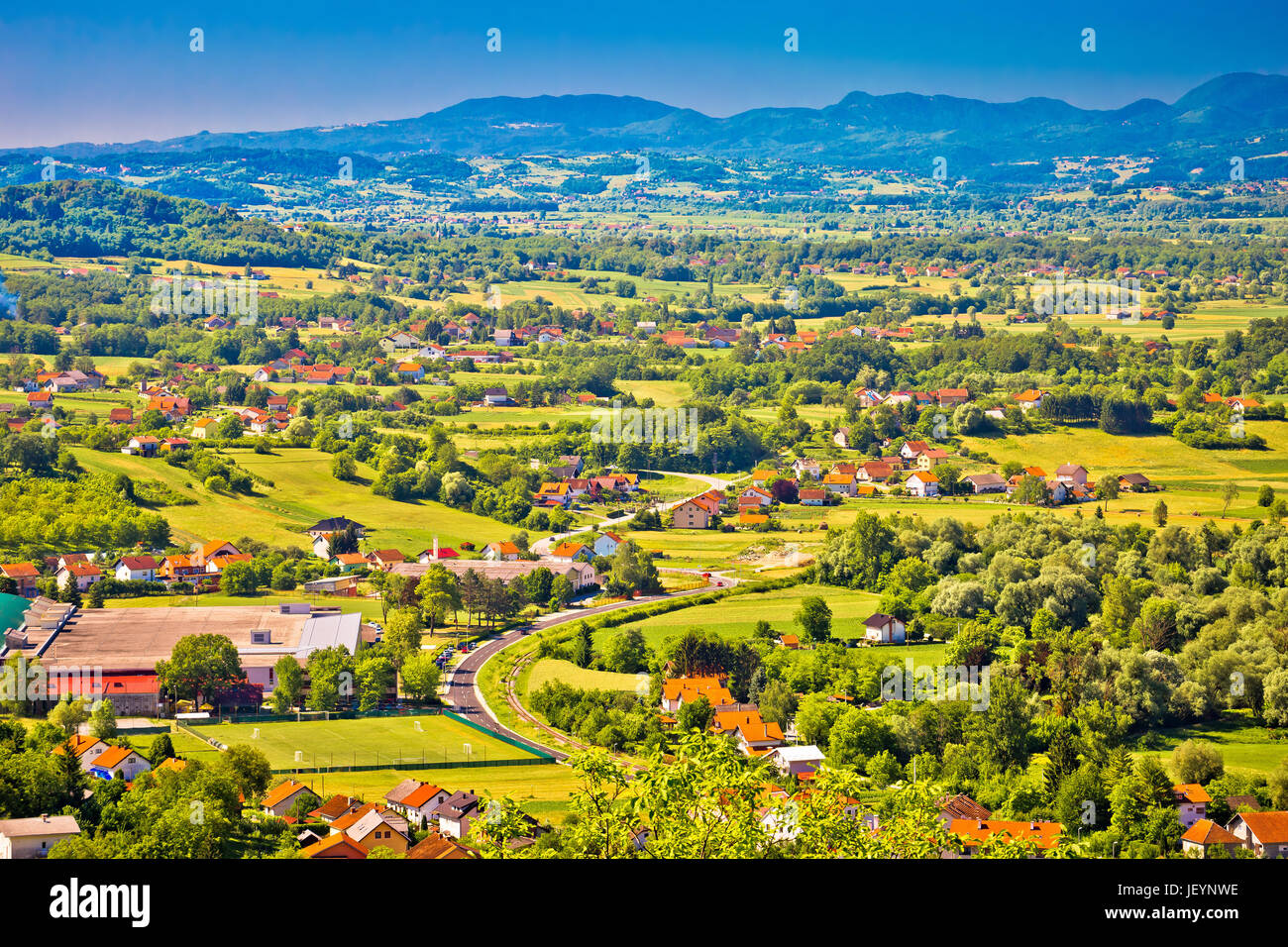 Fluss Sutla Tal Luftbild in Kroatien und Slowenien Grenze Abschnitt Stockfoto