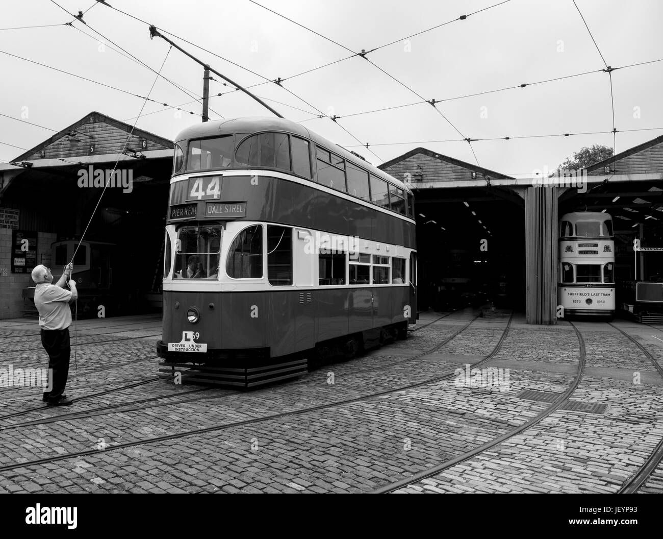 Das Nationalmuseum für die Straßenbahn befindet sich in Crich, Derbyshire, England. Das Museum enthält mehr als 60 (hauptsächlich Briten) Straßenbahnen zwischen 1900 und 1930 ein Stockfoto