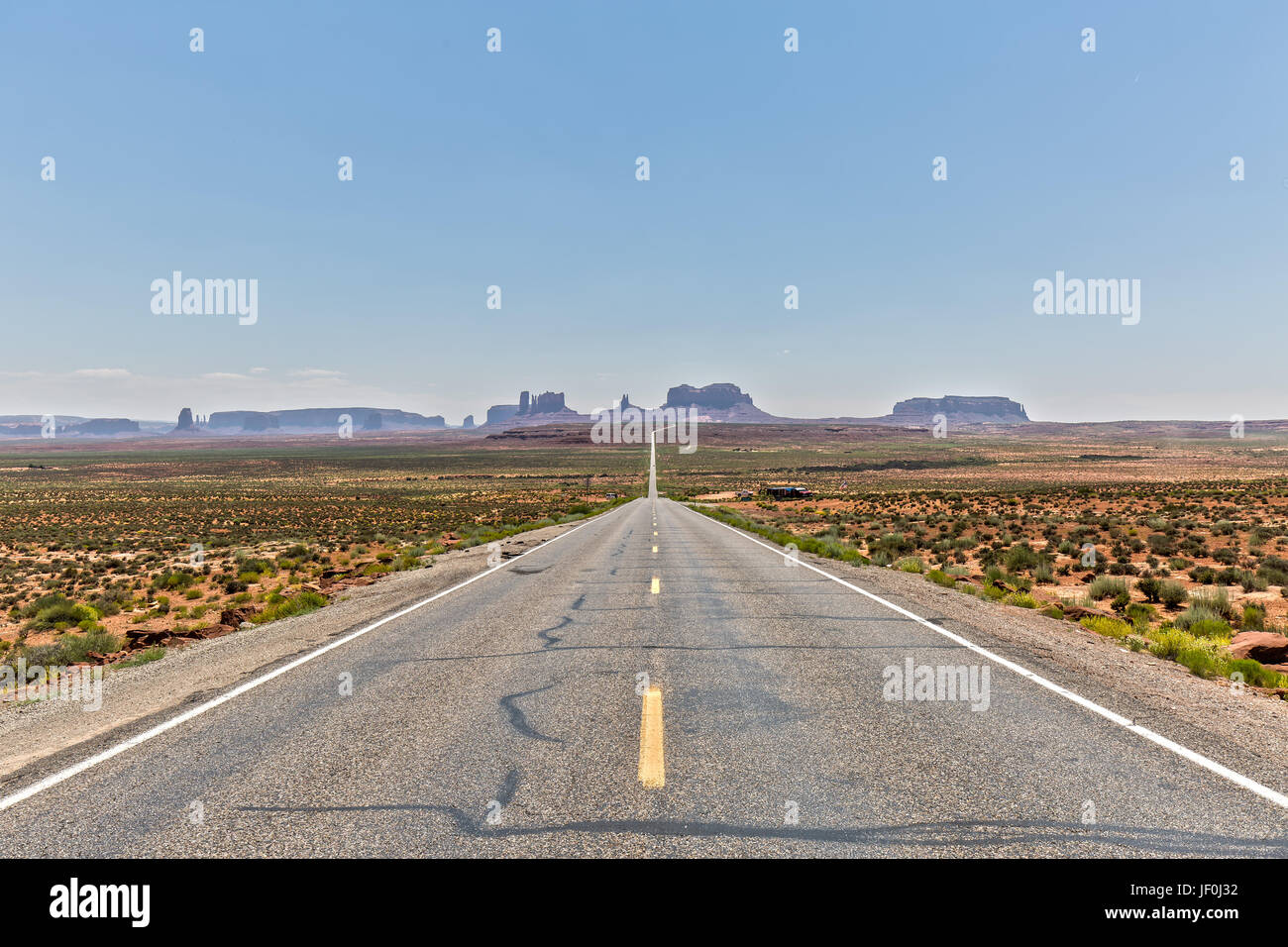 Einsame Landstraße zum Monument Valley Stockfoto