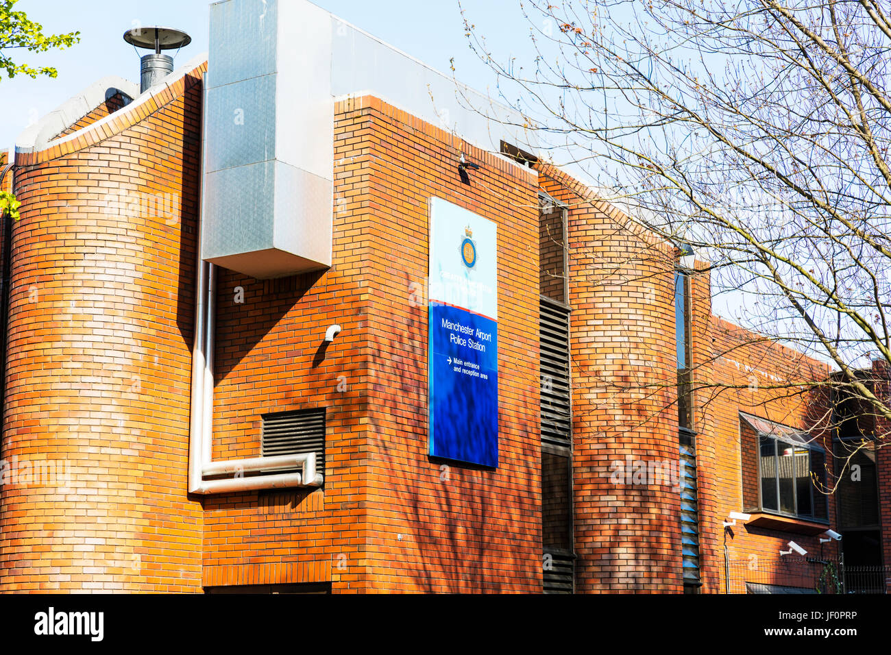 Manchester Flughafen Polizeirevier, Polizeistation Manchester Flughafen, Polizeistation Gebäude, Polizeistation Zeichen, Manchester Flughafen, Zeichen, Gebäude Stockfoto