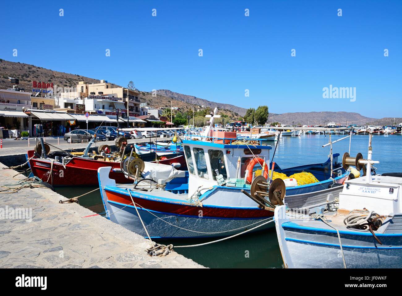 Traditionelle Fischerboote im Hafen, Elounda, Kreta, Griechenland, Europa. Stockfoto