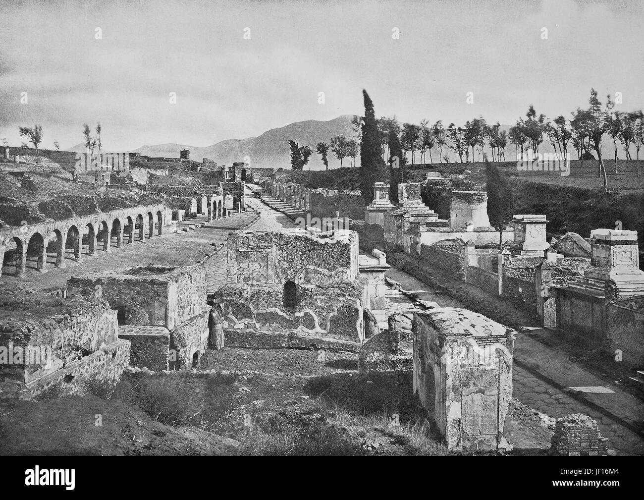 Historisches Foto der Ruinen von Pompeji, die Straßen von den Gräbern, Italien, verbesserte digitale Reproduktion aus einer Originalgraphik von 1890 Stockfoto