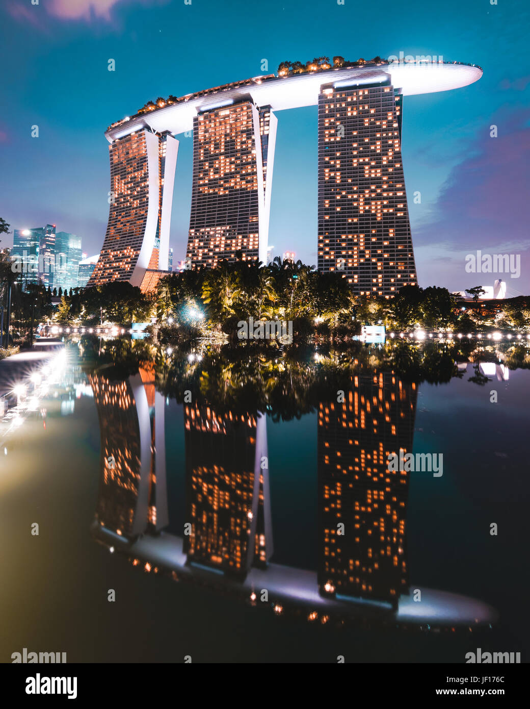 Singapur: Marina Bay Sands Hotel.  Mind-blowing Bilder zeigen was aussieht wie eine Science-Fiction-Megacity in der Tat der spektakulärsten realen Bogen ist Stockfoto