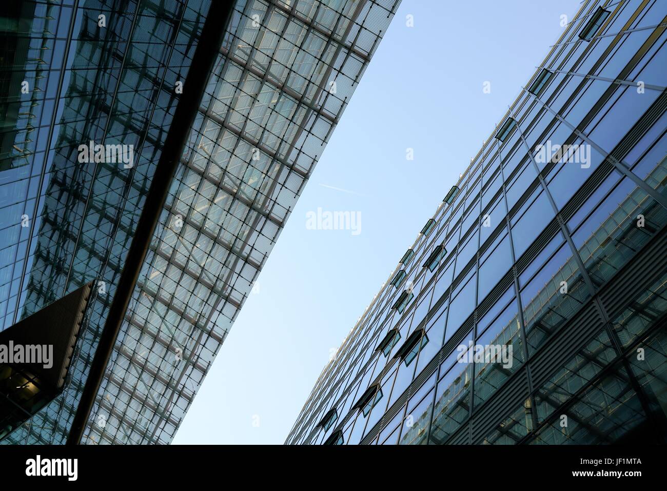 Glasfassaden in der Mitte Berlins Stockfoto