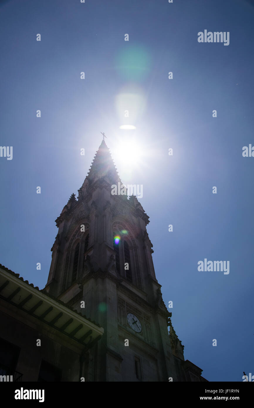 Catedral de Santiago (St James' Kathedrale) an einem Sommertag in Bilbao, Spanien Stockfoto