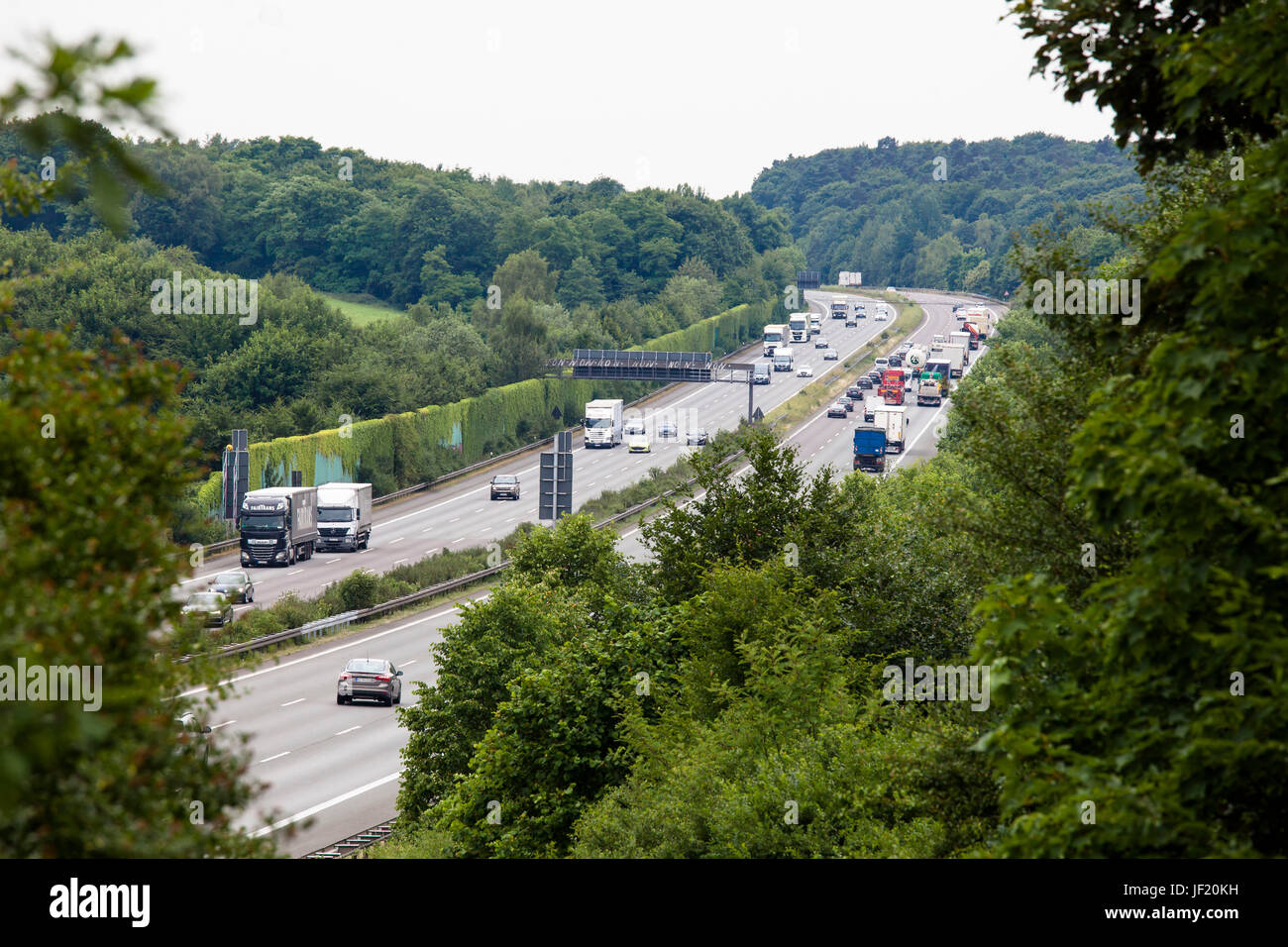 Europa, Deutschland, Nordrhein-Westfalen, Ruhrgebiet, Gevelsberg, die Autobahn A1 in Richtung Köln. Stockfoto