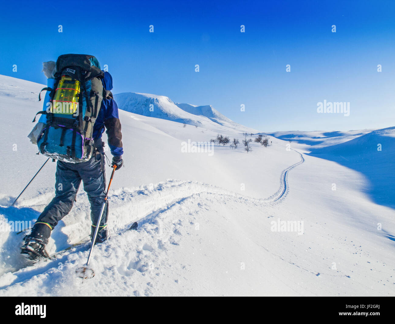 Backcountry Skifahrer in der Region Troms in Nordnorwegen Stockfoto