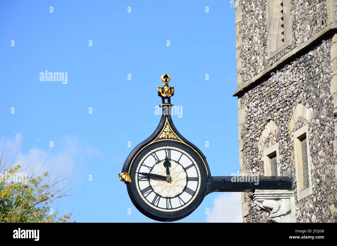 Antike Uhr auf Seite Normannischer Turm Stockfoto