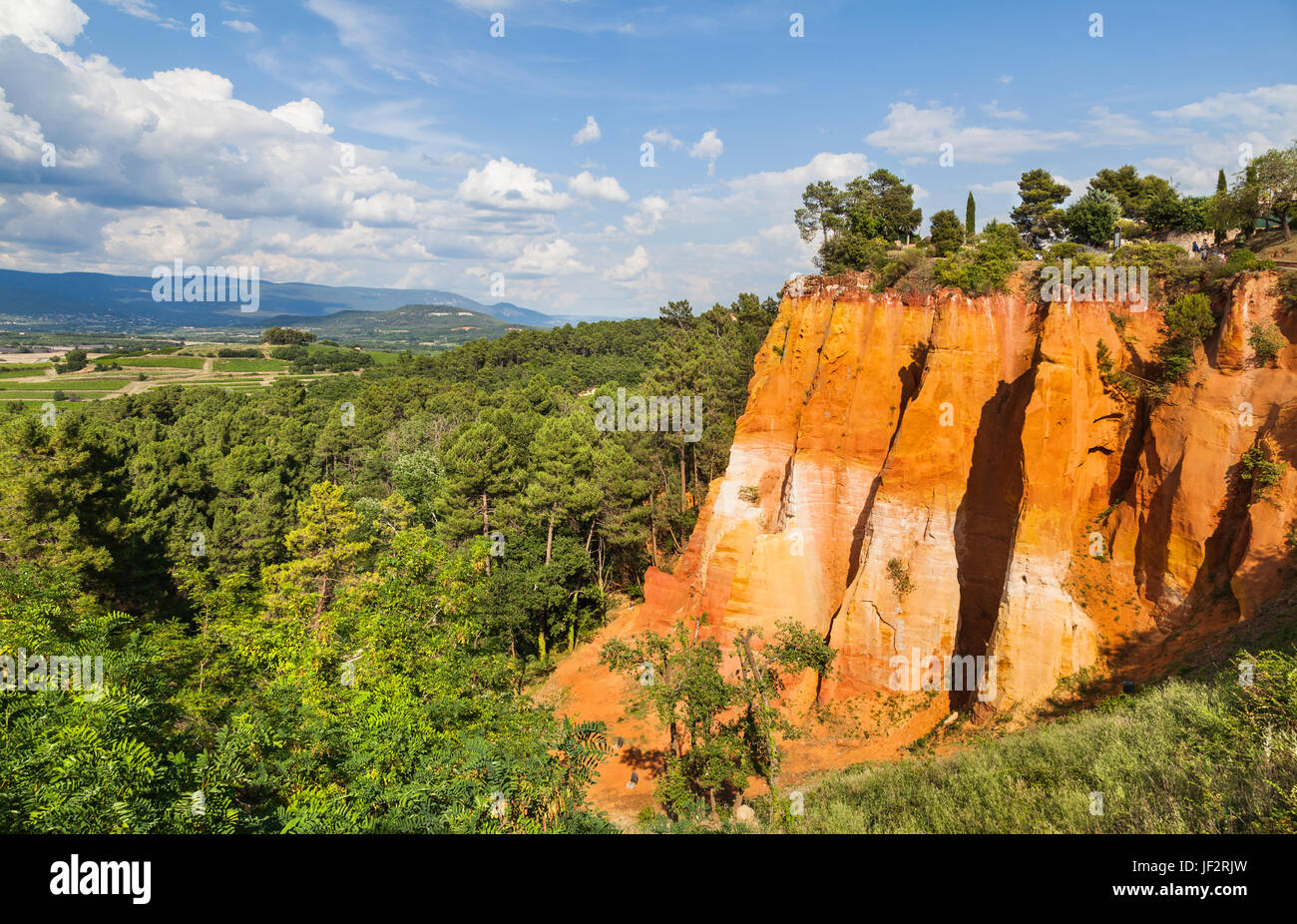 Ocker Berg in Roussillon. Frankreich Stockfoto