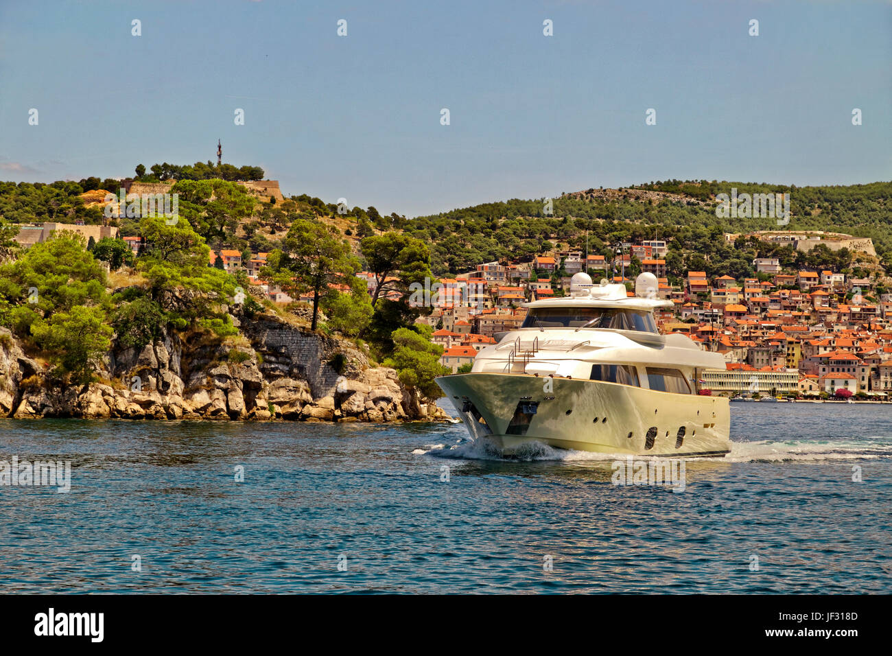 Motoryacht in Sibenik, Kroatien. Stockfoto