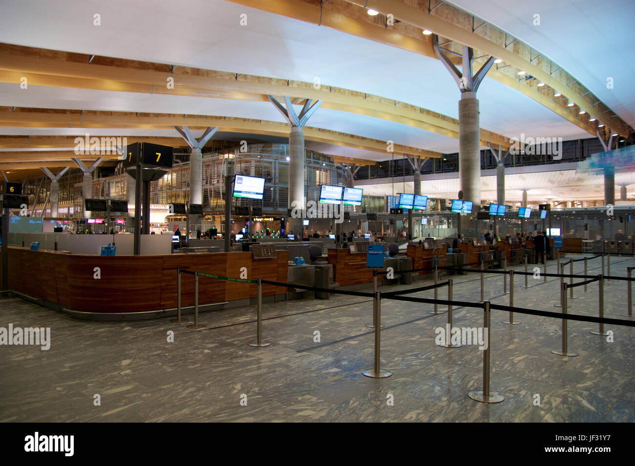 OSLO, Norwegen - 20. Januar 2017: The Lufthavn Flughafen Gardermoen OSL ist Hauptdrehkreuz inländischen und internationalen Flughafen-terminal in Norwegen Stockfoto