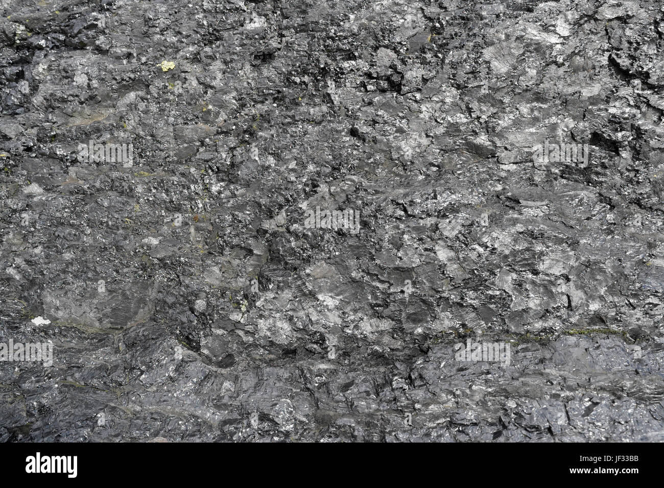 Schwarzkohle in Cardiff Bay Barrage Wales UK Fossil Fuel Mineral Stockfoto