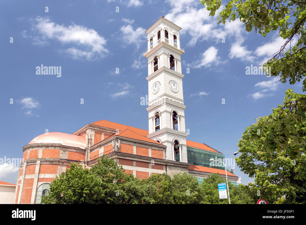 Uhr Turm der Kathedrale von der seligen Mutter Teresa, Rruga Justiniani, Pristina (Prishtina), Republik Kosovo Stockfoto