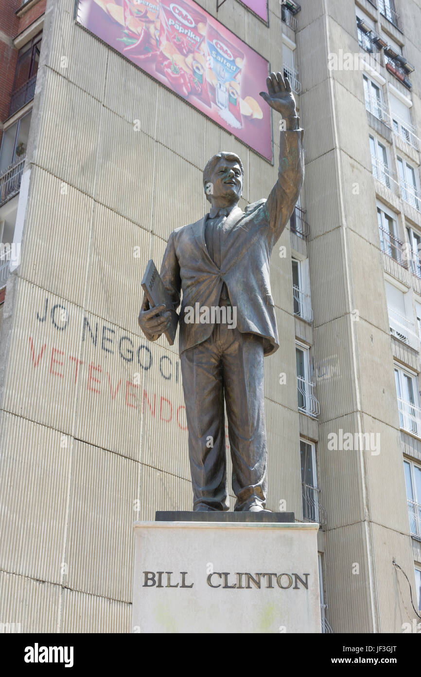 Präsident Bill Clinton Statue, Main Bulevardi Bill Klinton Straße, Pristina (Prishtina), Republik Kosovo Stockfoto