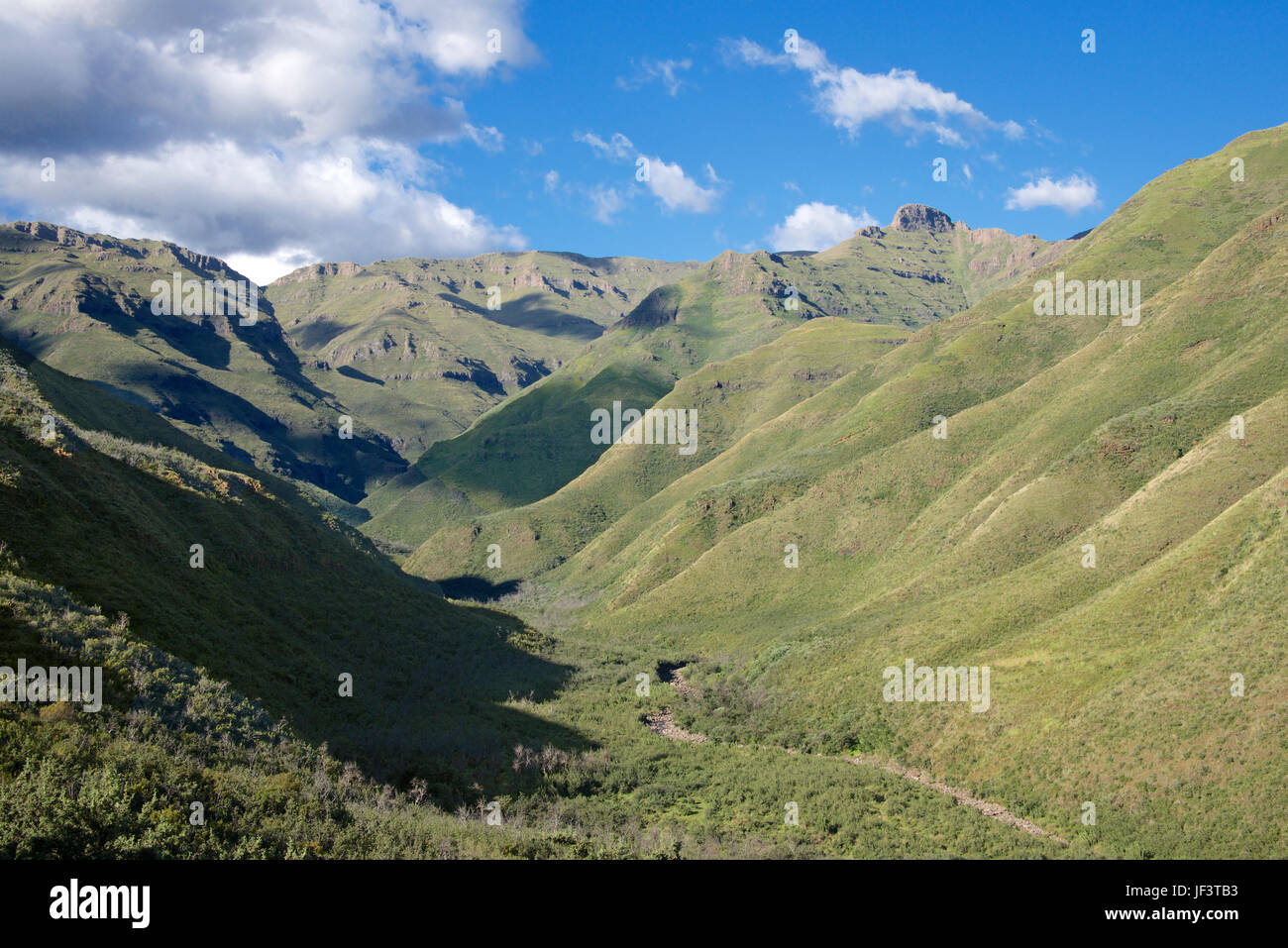 Maloti-Berge mit tiefen Schatten am späten Nachmittag leichte Leribe Bezirk Lesotho Südliches Afrika Stockfoto