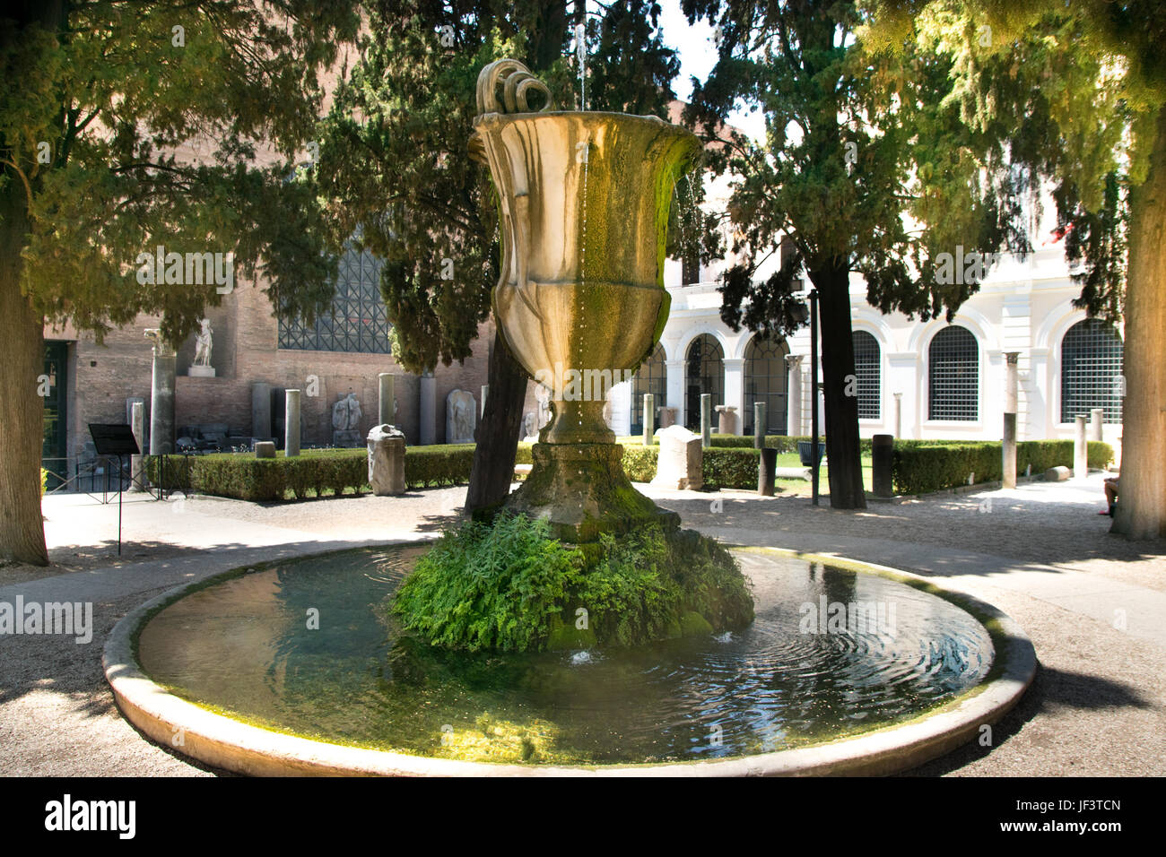 Cratere Colossale, Brunnen im Garten der Diokletiansthermen in Rom, Italien Stockfoto