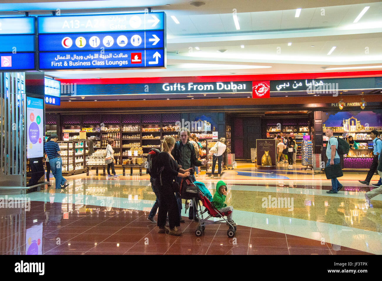 Flughafen mit Geschäften in dubai Stockfoto