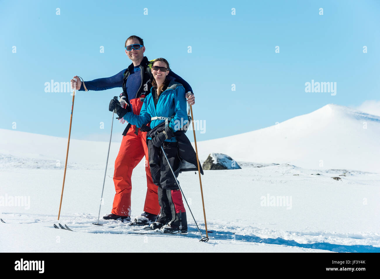 Paar Ski zusammen Stockfoto