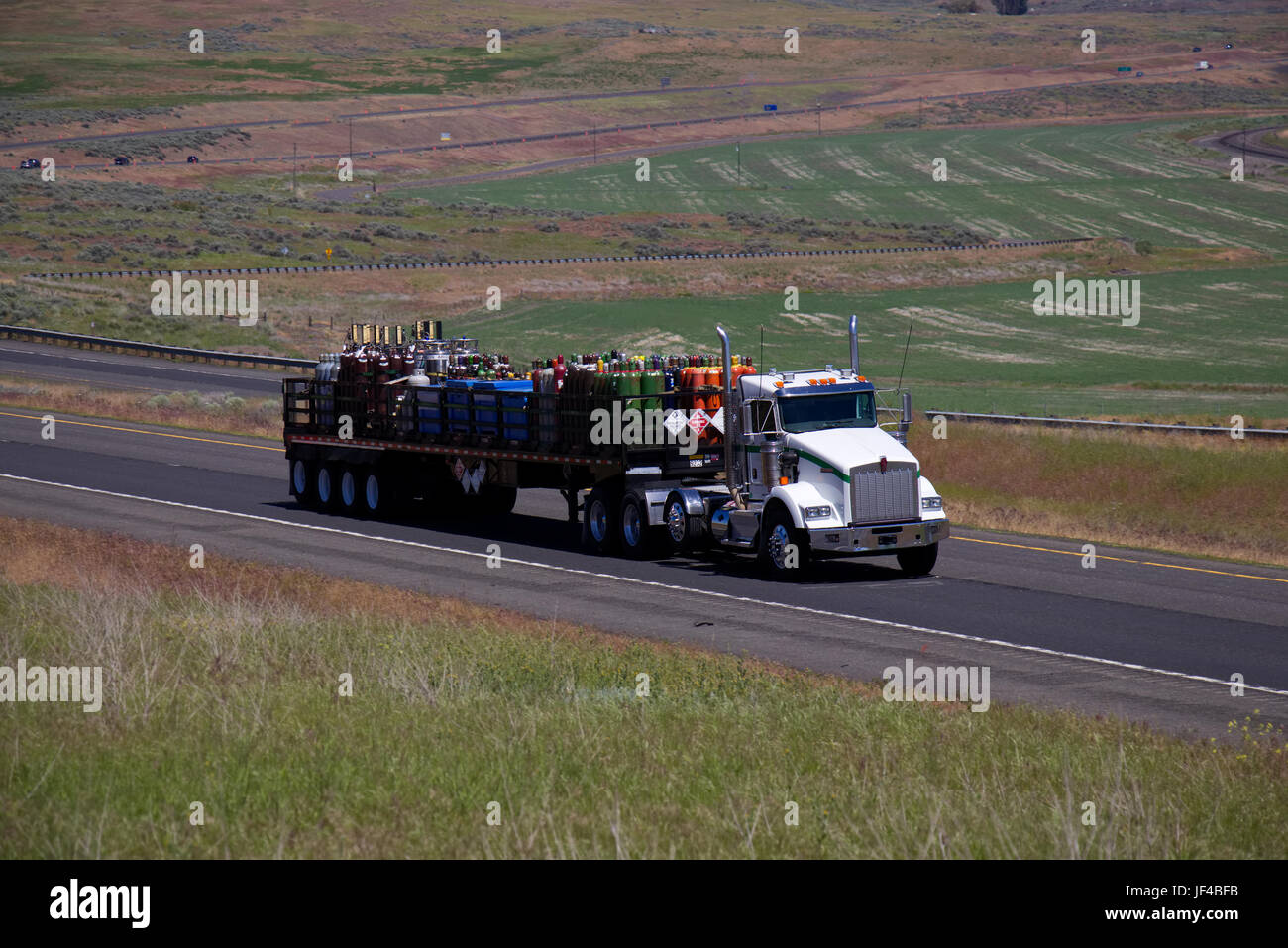 Pritsche Semi-Lkw-schleppen Druckgas Stockfoto