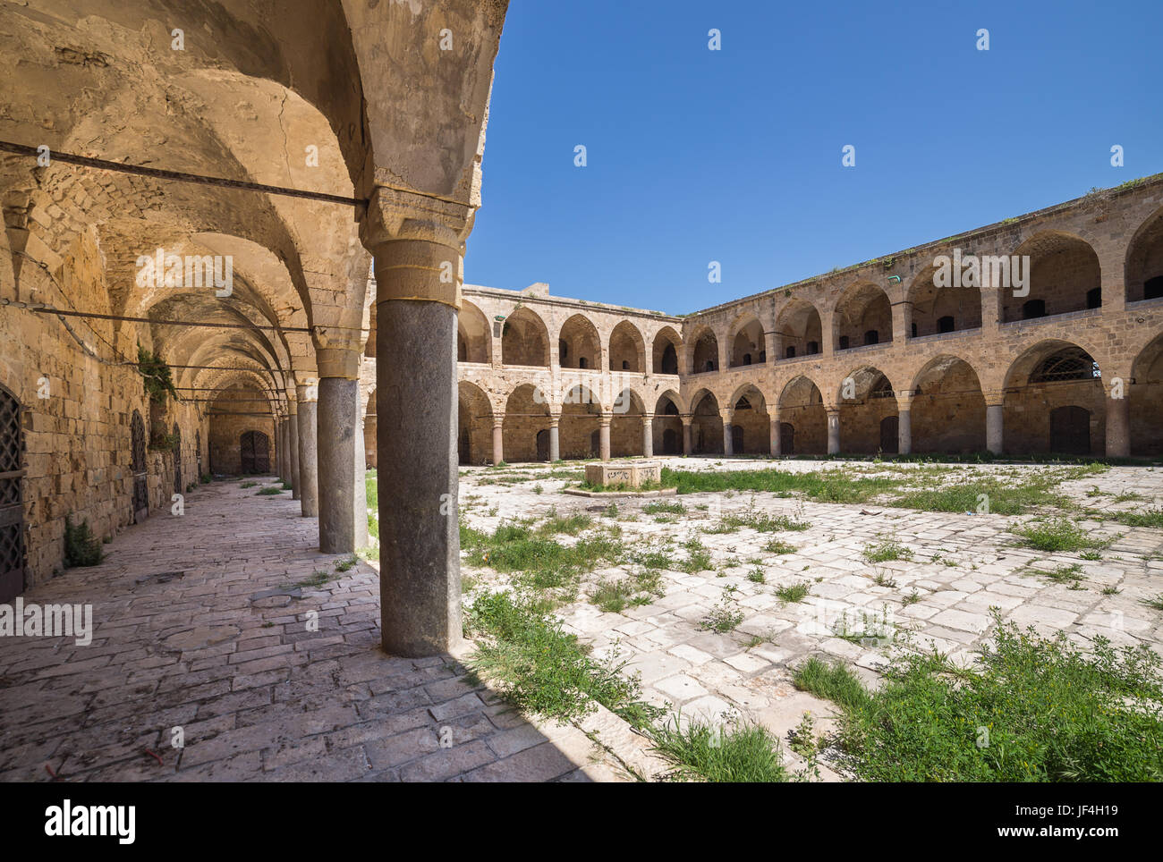 Khan al-Umdan Kolonnade in Akko, Israel Stockfoto