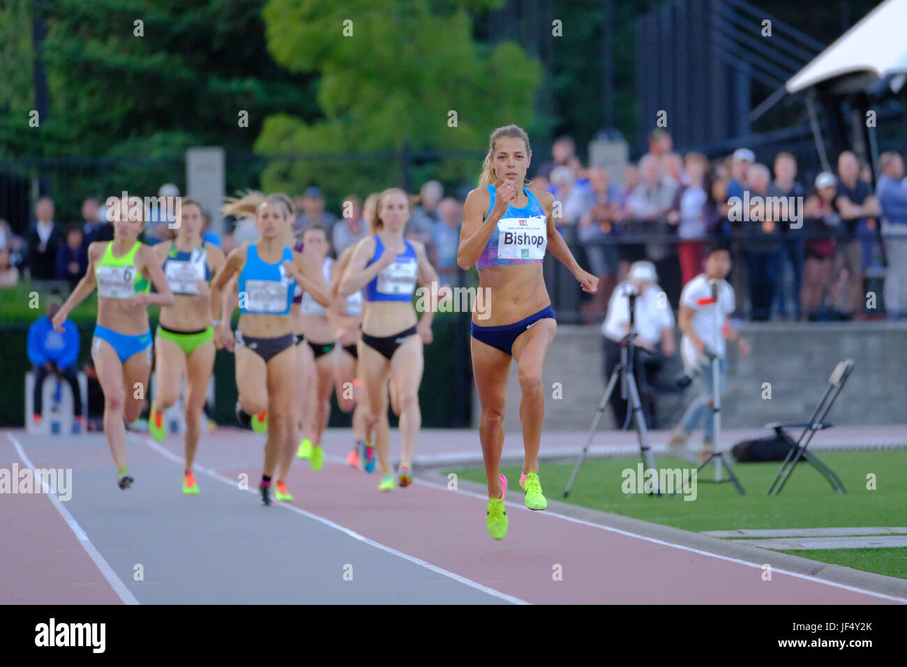 Coquitlam, Britisch-Kolumbien, Kanada. 28. Juni 2017. Melissa Bischof #1 behauptet einfach den 800m-Sieg am Mittwochabend bei der Harry Jerome Track Classic im Percy Perry Stadium in Coquitlam. Joe Ng/Alamy Live-Nachrichten Stockfoto